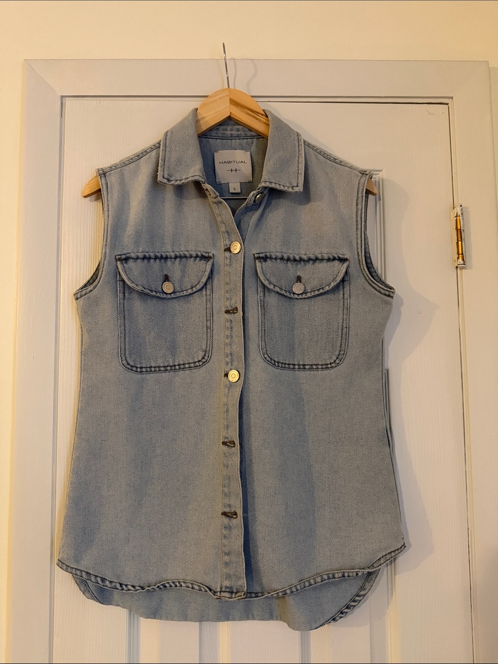 Habitual Light Wash Denim Sleeveless Button-Front Shirt
